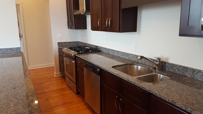 Building Photo - 4810 N Lavergne Ave