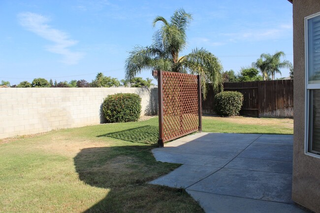 Building Photo - Beautiful Home in a Very Desired Area!