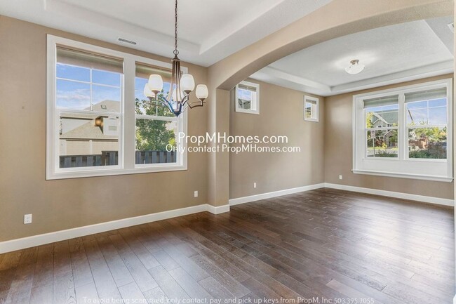 Building Photo - Stunning Four Bedroom Home In NW Portland ...