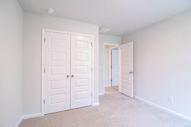 Building Photo - 495 Coconut Dr