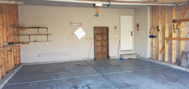 Building Photo - 2ND MONTH FREE FOR LEASE STARTING OCT 16!!