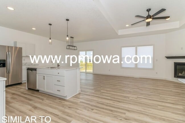 Building Photo - NEW CONSTRUCTION!! 4 Bed, 3 Bath Home in Urbandale