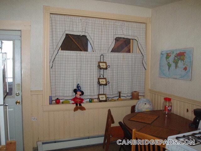 Building Photo - 124 Berkshire St