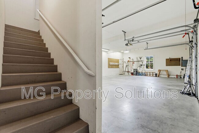 Building Photo - 5151 Nicasio Valley Rd