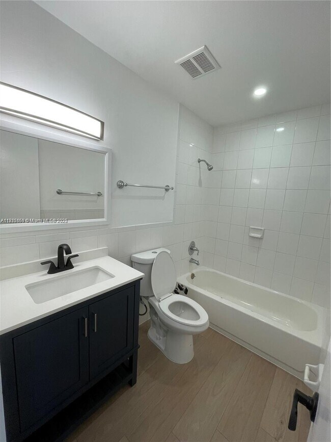 Building Photo - 3793 SW 28th St