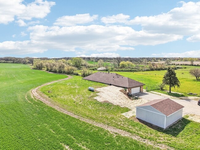 Building Photo - 1406 Busse Rd
