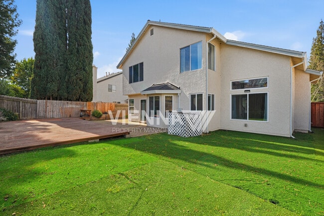 Building Photo - 2212 Thurton Dr