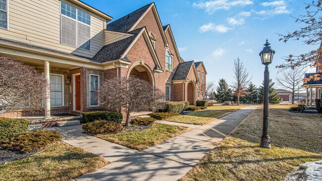 Building Photo - 45605 Graystone Ln