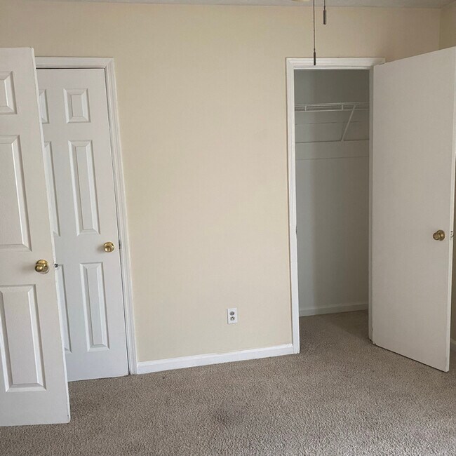 Building Photo - 6408 Baker Ct