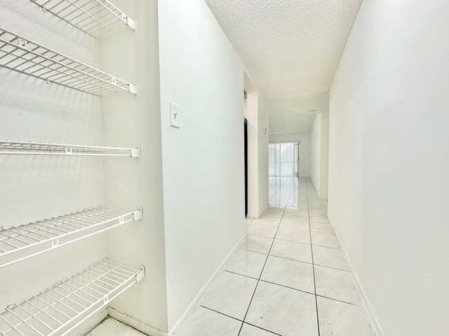 Building Photo - 7900 Fairview Dr