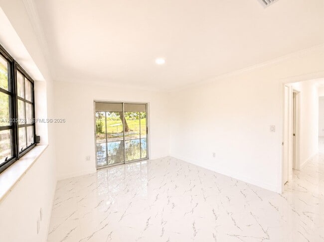 Building Photo - 401 S Shore Dr