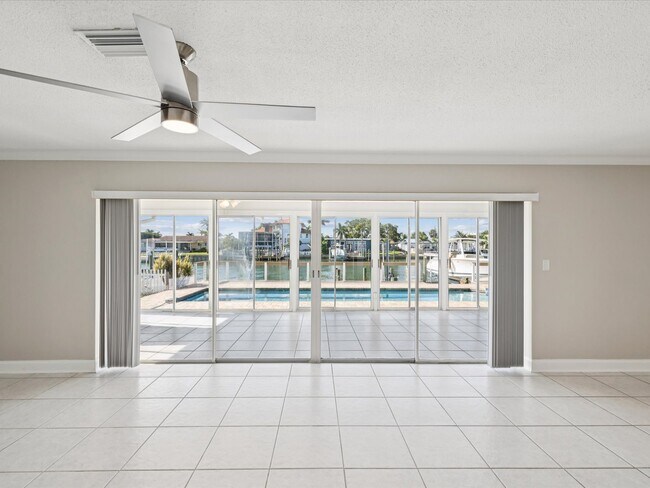 Building Photo - 441 Palm Island NE