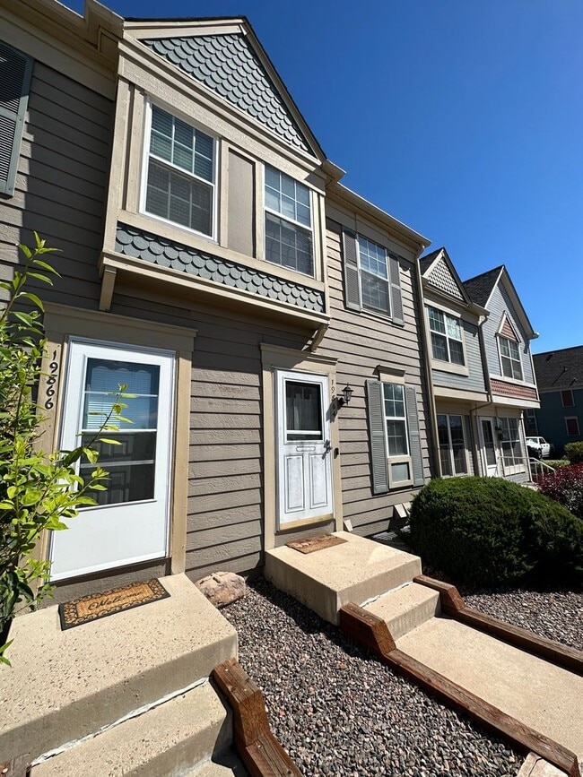 Building Photo - Parker Rowhome