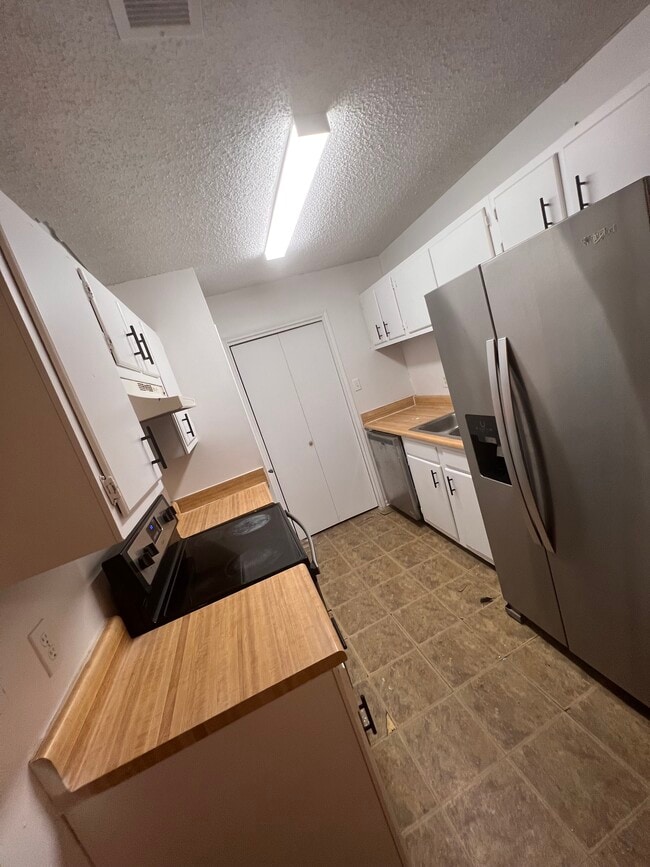 Kitchen - 3482 King Bradford Dr