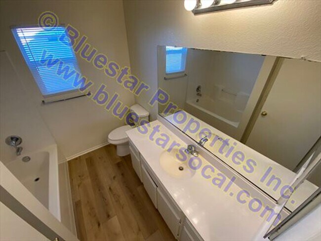 Building Photo - Home in VICTORVILLE! 4bd/2.5ba