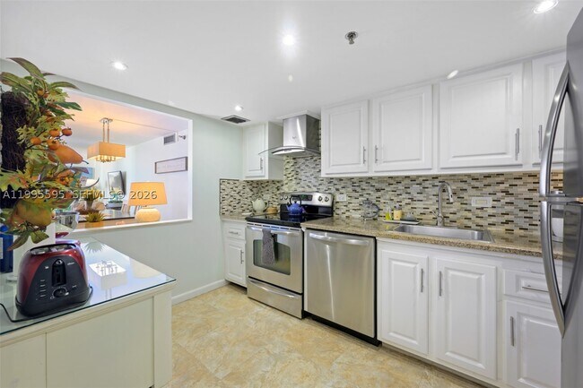 Building Photo - 20515 E Country Club Dr