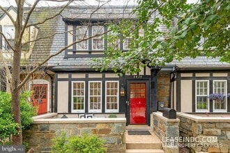 Building Photo - 4434 Reservoir Rd NW