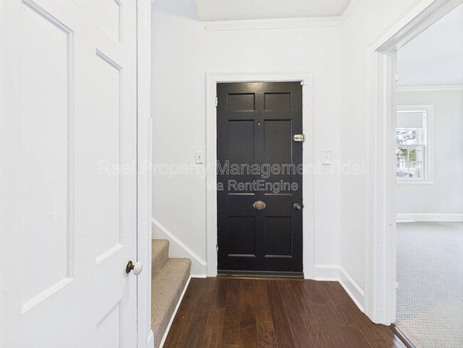 Building Photo - 217 Palen Ave