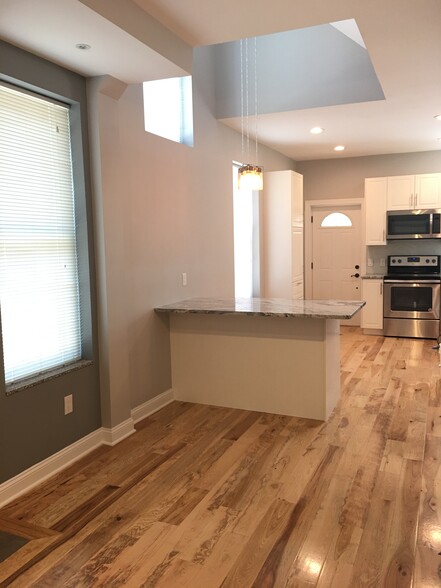 Open Floor plan - 296 Kelton Ave
