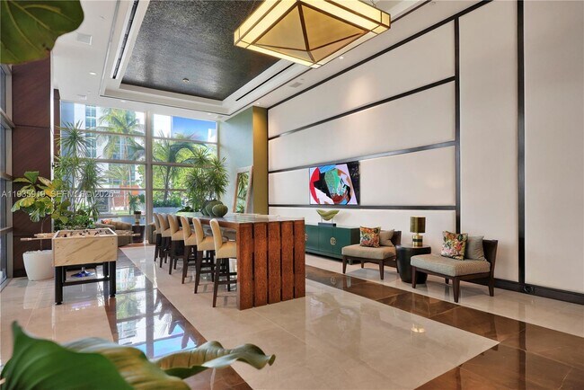 Building Photo - 5875 Collins Ave