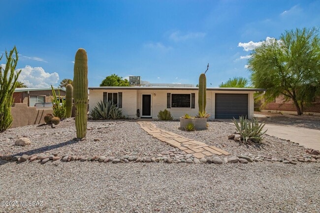 Building Photo - Charming 3bed/2 bath home located in the heart of Tucson, just minutes from the University of Ari...