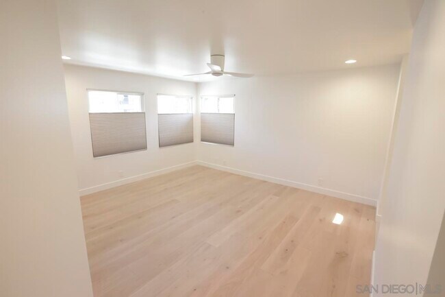 Building Photo - 8121 Camino del Sol