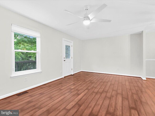 Building Photo - 2499 Vineyard Ln
