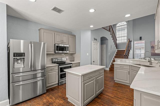 Building Photo - 2433 Mallard Dr