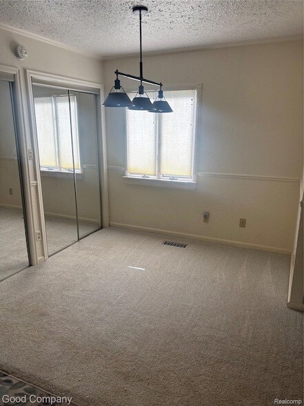 Building Photo - 6284 Woodsdale Dr