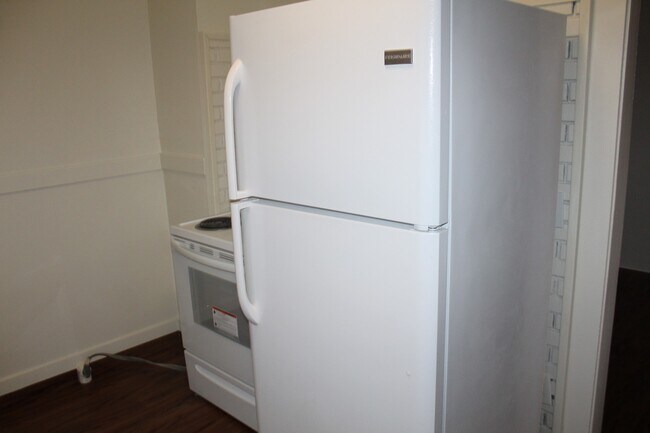 Building Photo - 1835 Melrose St