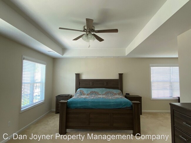 Building Photo - 4 br, 2.5 bath House - 348 Slate Drive