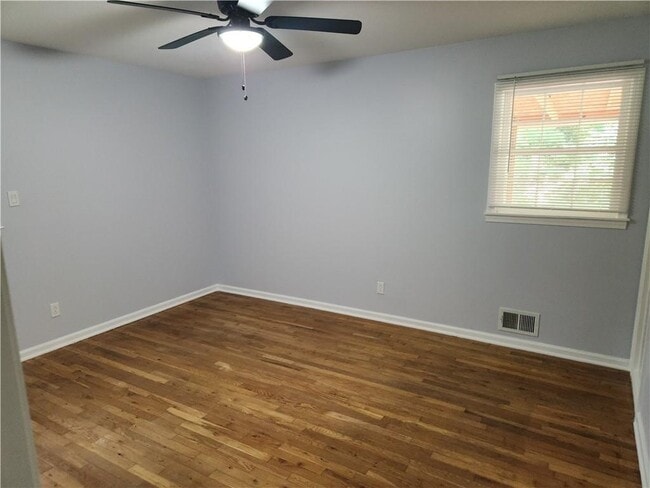 Building Photo - 2888 Mockingbird Cir