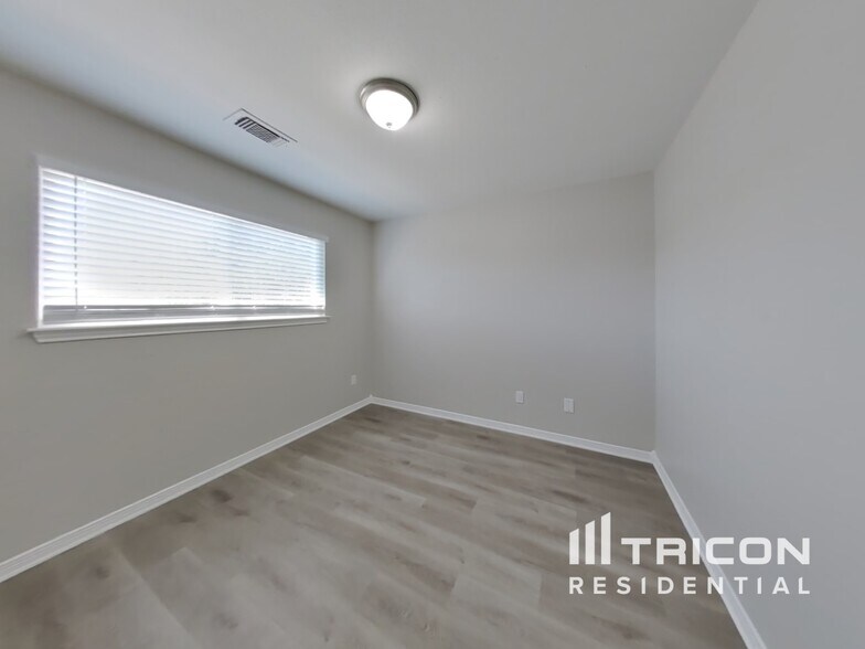 Building Photo - 13603 Lynnville Dr