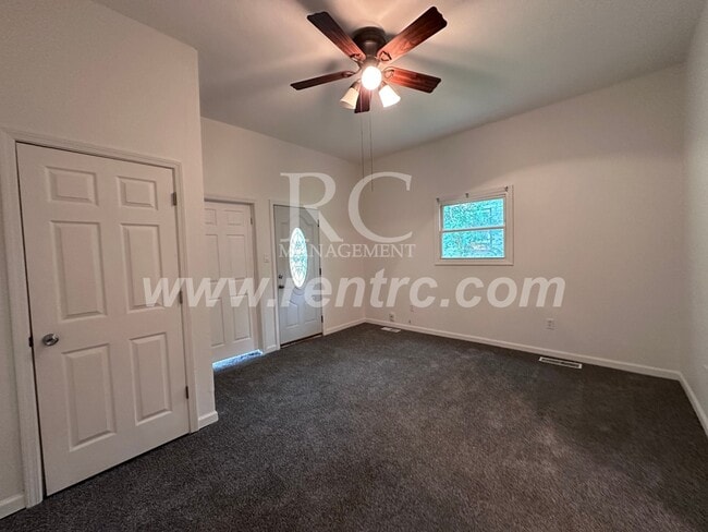 Building Photo - 702 Sandusky-