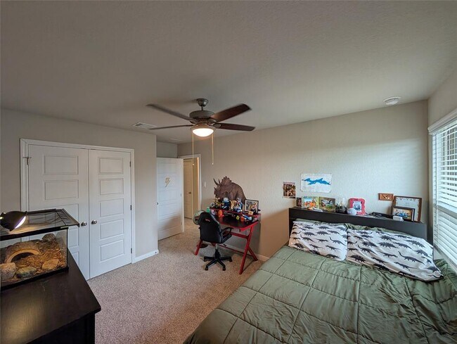 Building Photo - 3030 Charyn Wy