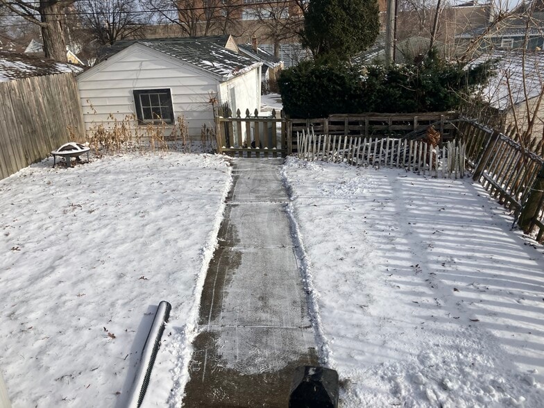 Building Photo - 114 N 79th St