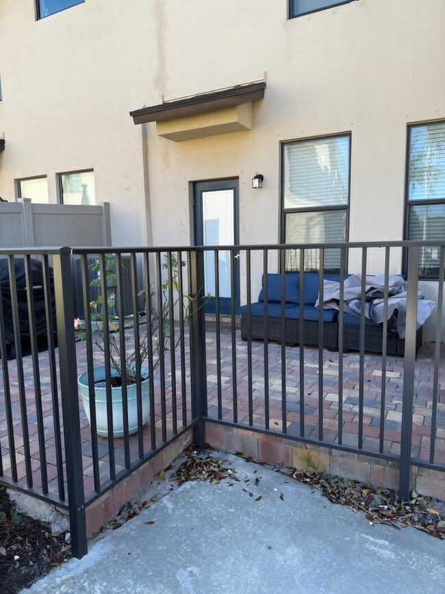 Building Photo - 2877 Bard St