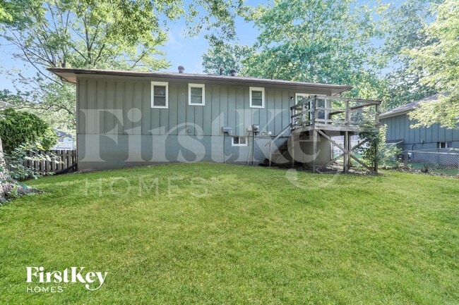 Building Photo - 1805 SW Speas Dr