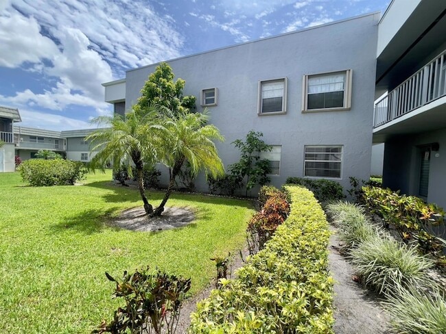 Building Photo - 117 Flanders C