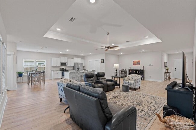Building Photo - 10992 Coues Dr