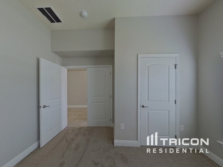 Building Photo - 14511 Dunrobin Dr