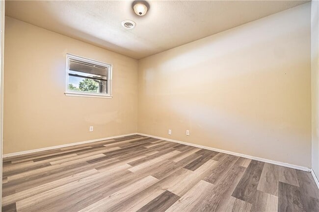 Building Photo - 1506 W Janda Dr