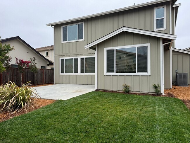Building Photo - Fountaingrove 4 bedroom beauty