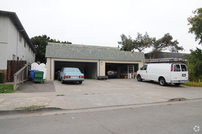 Primary Photo - 1141 Oakmont Dr
