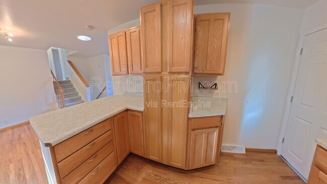 Building Photo - 1028 Skyline Dr