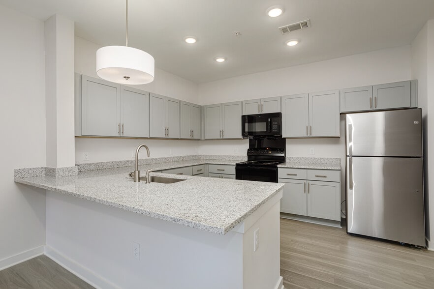 3600 Capitol View (Slaughter) 3600 E Slaughter Ln Austin TX 78747