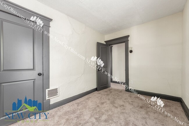 Building Photo - Freshly Renovated 3 Bedroom Home in Frankl...