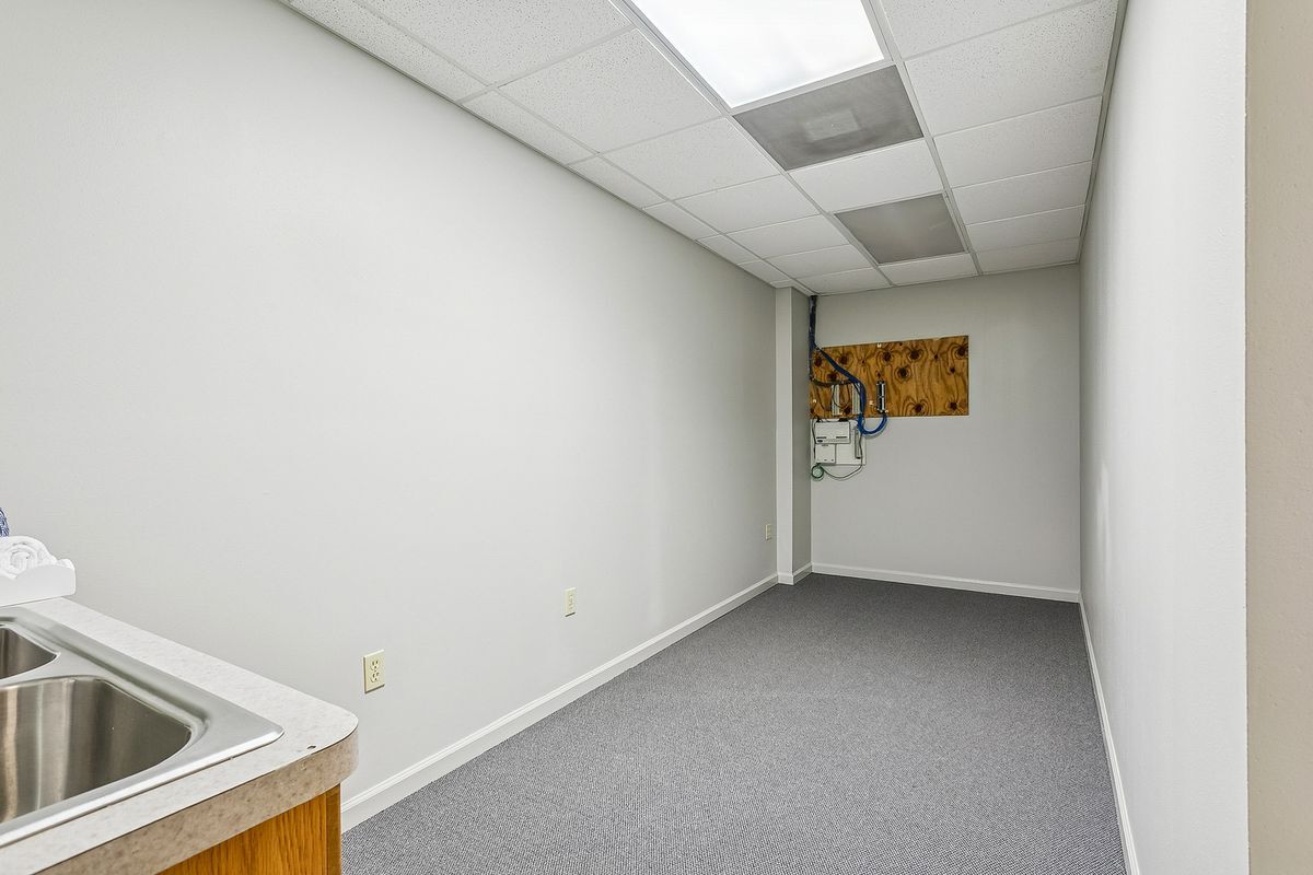 Building Photo - 1616 L and A Rd