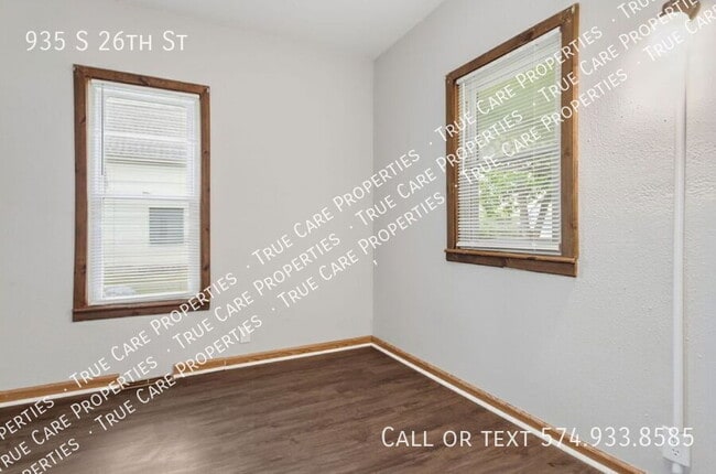 Building Photo - 935 S 26th St