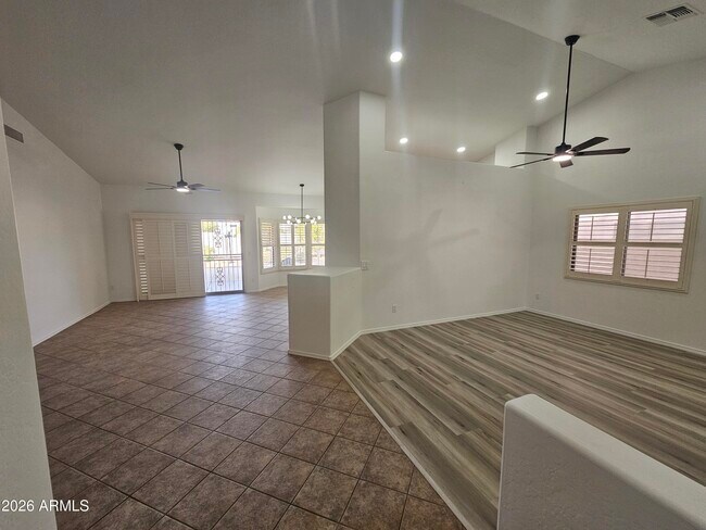 Building Photo - 8824 W Custer Ln